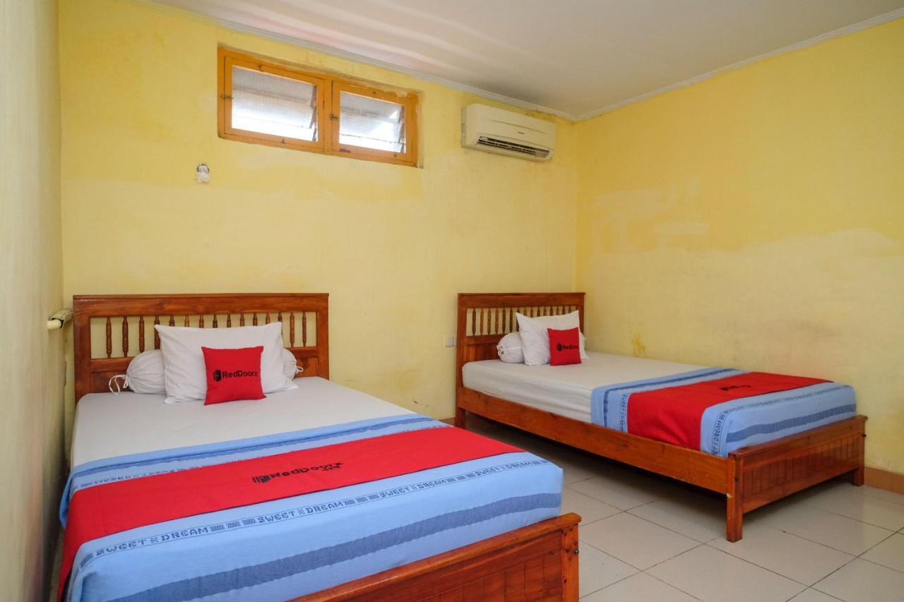 Reddoorz Near Pelabuhan Nusantara Parepare Kültér fotó