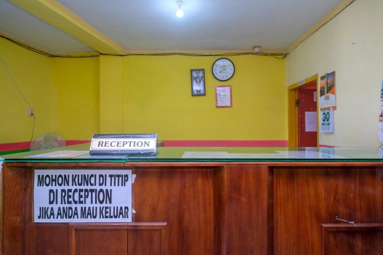 Reddoorz Near Pelabuhan Nusantara Parepare Kültér fotó