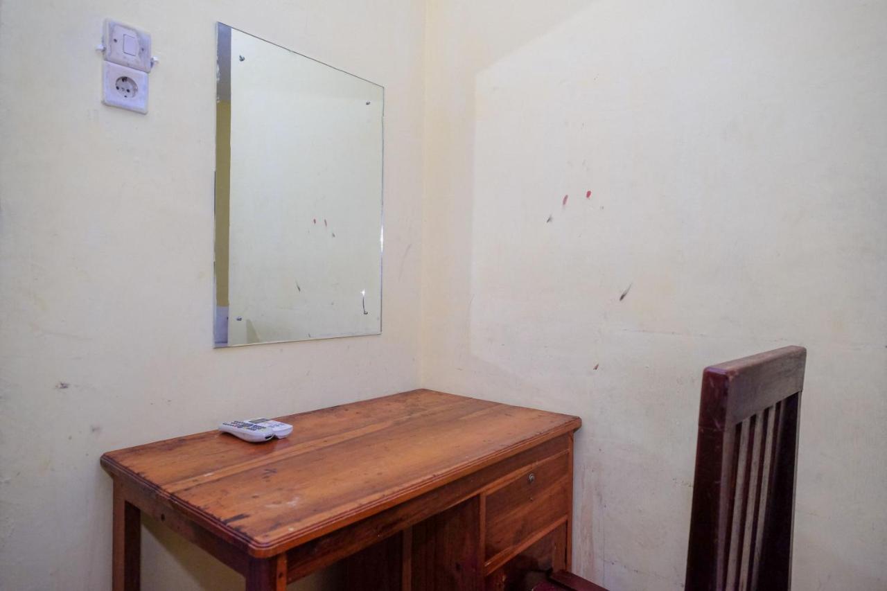 Reddoorz Near Pelabuhan Nusantara Parepare Kültér fotó