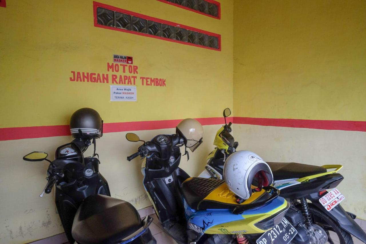 Reddoorz Near Pelabuhan Nusantara Parepare Kültér fotó