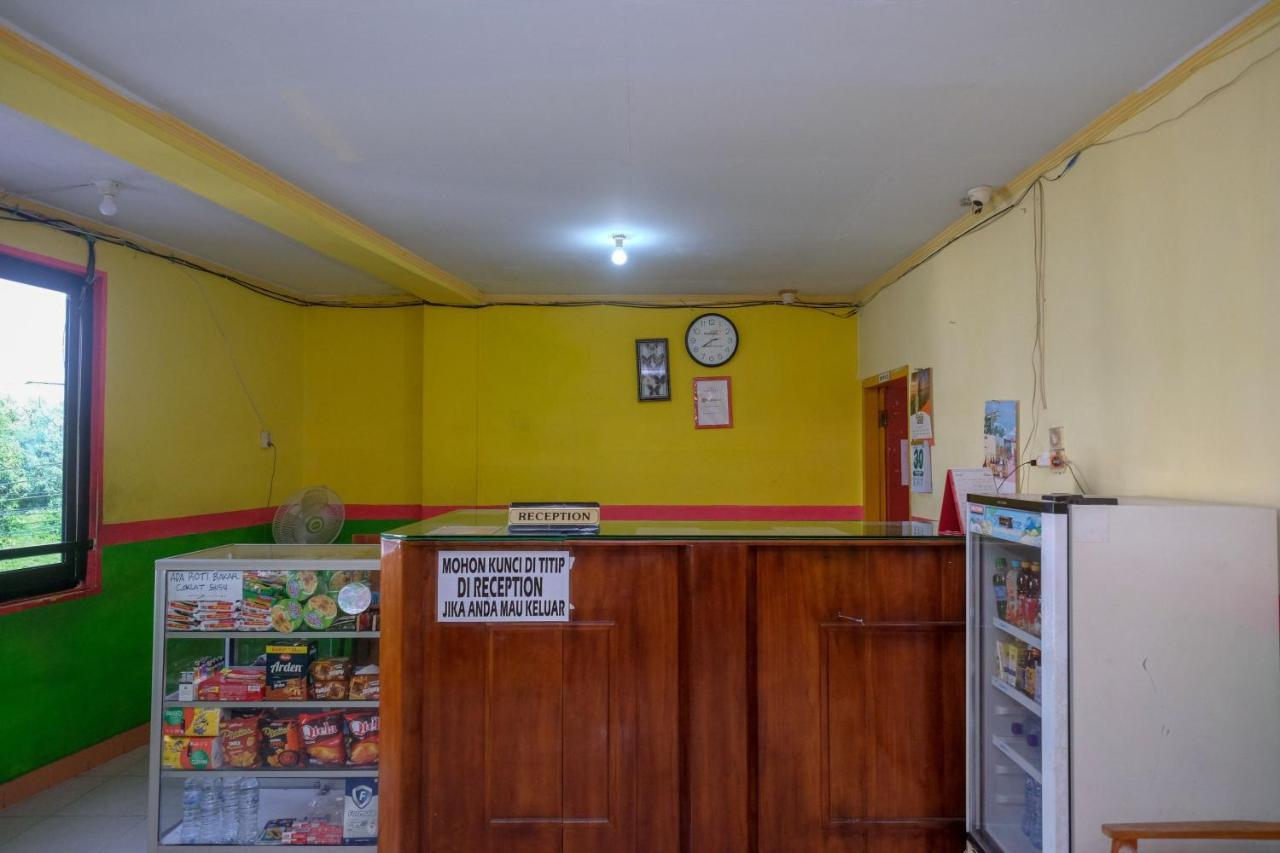 Reddoorz Near Pelabuhan Nusantara Parepare Kültér fotó