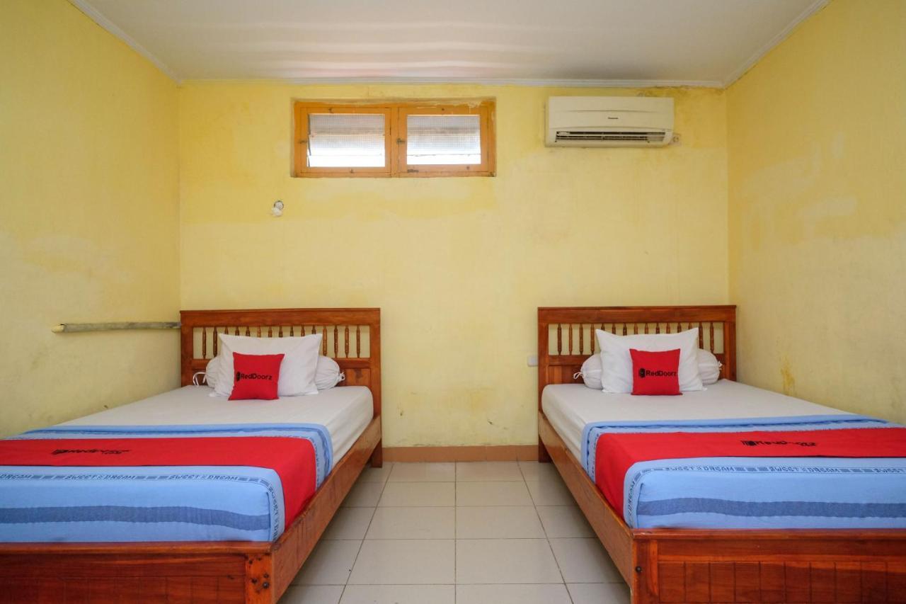 Reddoorz Near Pelabuhan Nusantara Parepare Kültér fotó